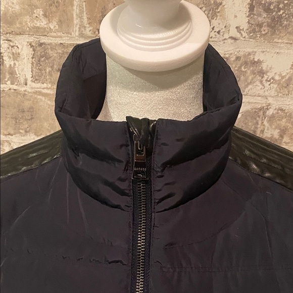 Orobo’s Long Women's Black Puffer Coat with Belted Waist. Size M. Navy/Black. - Picture 3 of 16